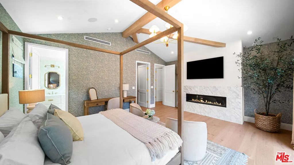 1914 N Laurel Canyon Boulevard, Los Angeles, California 90046 home-pic-31